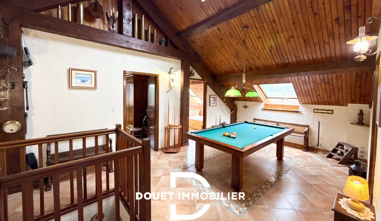 douet-immobilier-maison-9-pieces-bronvaux-01-11