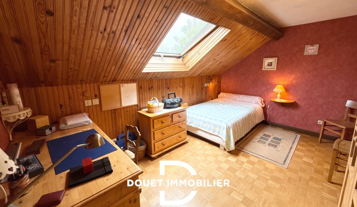 douet-immobilier-maison-9-pieces-bronvaux-01-14