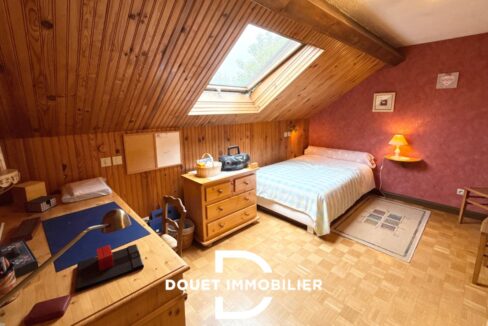 douet-immobilier-maison-9-pieces-bronvaux-01-14
