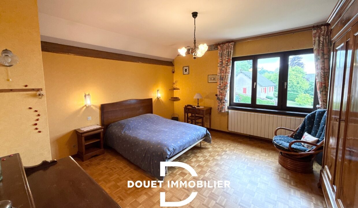 douet-immobilier-maison-9-pieces-bronvaux-01-16