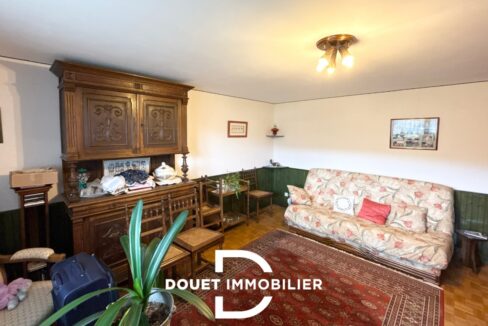 douet-immobilier-maison-9-pieces-bronvaux-01-18