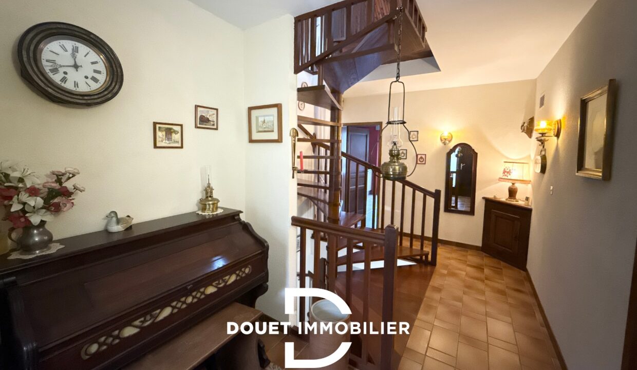 douet-immobilier-maison-9-pieces-bronvaux-01-2