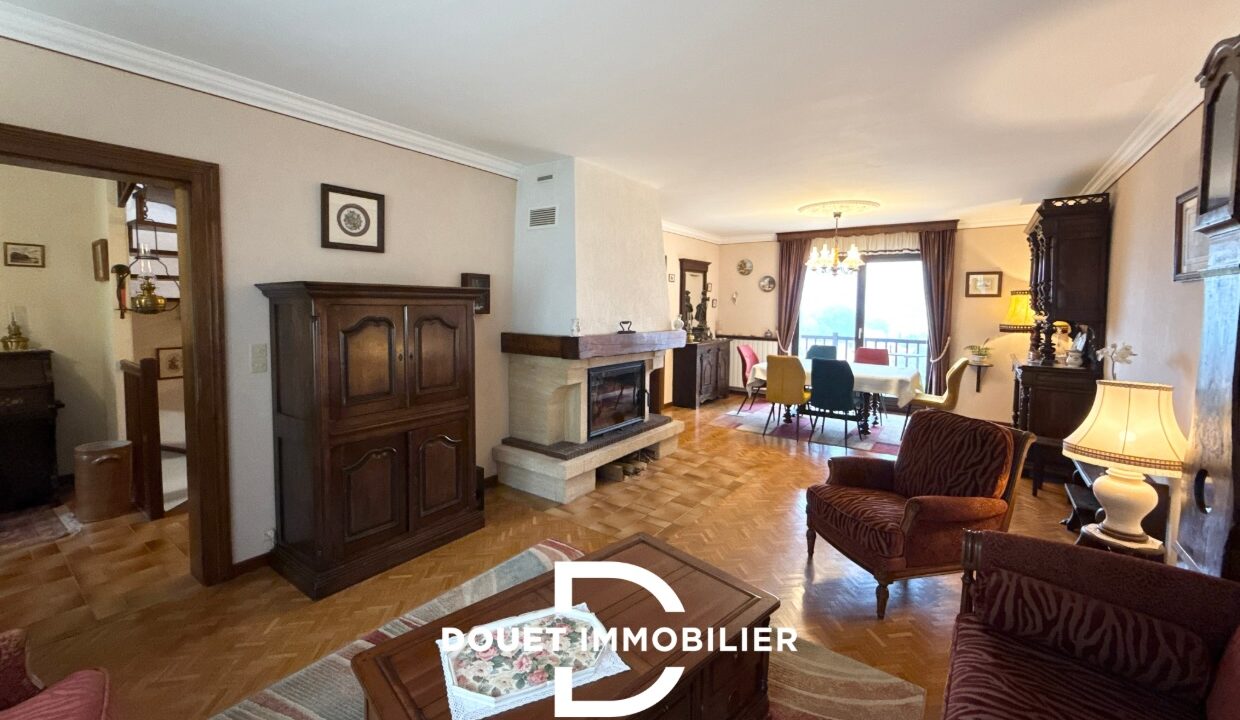 douet-immobilier-maison-9-pieces-bronvaux-01-4