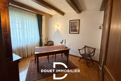 douet-immobilier-maison-9-pieces-bronvaux-01-9