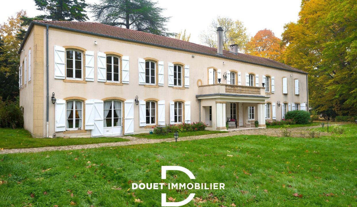 douet-immobilier-maison-de-maitre-ban-saint-martin-15-pieces-201024-04